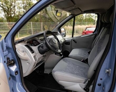 Синий Опель Виваро, объемом двигателя 2.5 л и пробегом 140 тыс. км за 6700 $, фото 13 на Automoto.ua