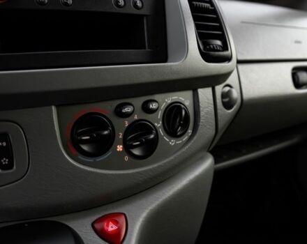 Синий Опель Виваро, объемом двигателя 2.5 л и пробегом 140 тыс. км за 6700 $, фото 16 на Automoto.ua