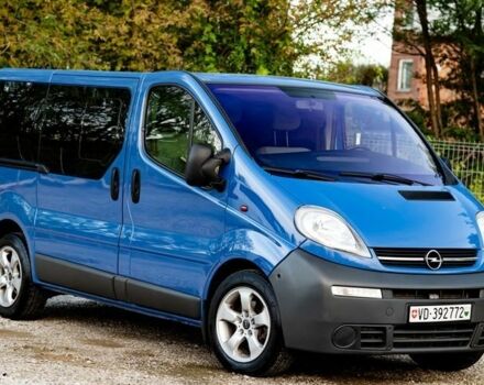 Синий Опель Виваро, объемом двигателя 2.5 л и пробегом 140 тыс. км за 6300 $, фото 1 на Automoto.ua