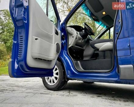 Синій Опель Віваро, об'ємом двигуна 2 л та пробігом 185 тис. км за 10500 $, фото 9 на Automoto.ua