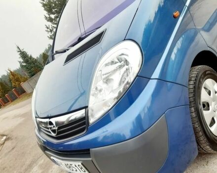 Синий Опель Виваро, объемом двигателя 2.5 л и пробегом 210 тыс. км за 7700 $, фото 4 на Automoto.ua