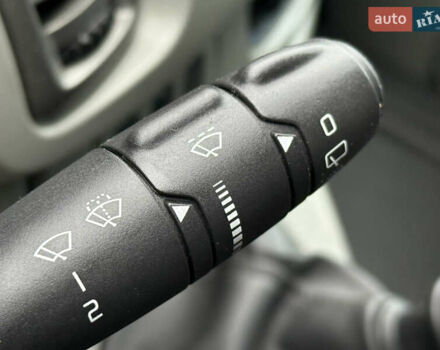 Синій Опель Віваро, об'ємом двигуна 2 л та пробігом 250 тис. км за 11350 $, фото 46 на Automoto.ua