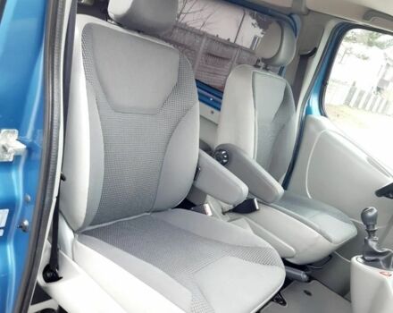 Синий Опель Виваро, объемом двигателя 2.5 л и пробегом 210 тыс. км за 7700 $, фото 9 на Automoto.ua