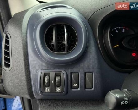 Синій Опель Віваро, об'ємом двигуна 1.6 л та пробігом 220 тис. км за 15900 $, фото 21 на Automoto.ua