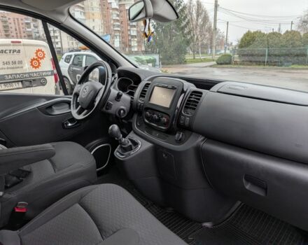 Синий Опель Виваро, объемом двигателя 1.6 л и пробегом 227 тыс. км за 18500 $, фото 9 на Automoto.ua