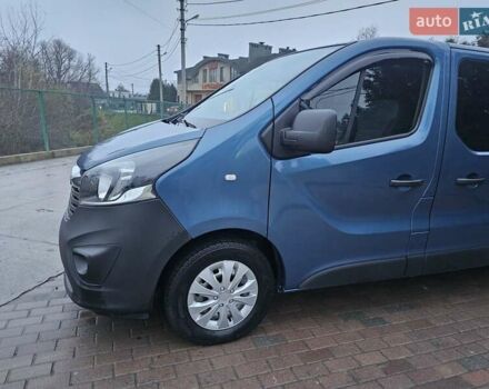 Синий Опель Виваро, объемом двигателя 1.6 л и пробегом 206 тыс. км за 23828 $, фото 3 на Automoto.ua
