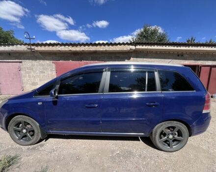 Синий Опель Виваро, объемом двигателя 1.8 л и пробегом 300 тыс. км за 5200 $, фото 1 на Automoto.ua