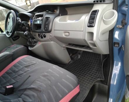 Синій Опель Віваро, об'ємом двигуна 2 л та пробігом 270 тис. км за 12800 $, фото 4 на Automoto.ua
