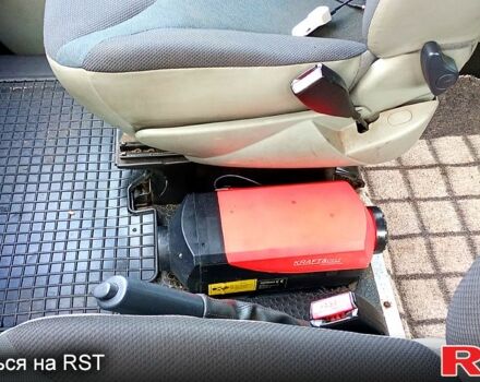 Синій Опель Віваро, об'ємом двигуна 1.9 л та пробігом 337 тис. км за 6400 $, фото 7 на Automoto.ua