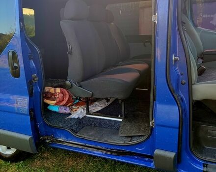 Синій Опель Віваро, об'ємом двигуна 1.9 л та пробігом 253 тис. км за 8000 $, фото 6 на Automoto.ua