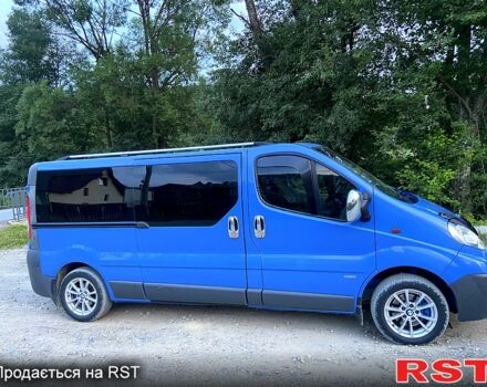 Синій Опель Віваро, об'ємом двигуна 20 л та пробігом 360 тис. км за 8500 $, фото 2 на Automoto.ua