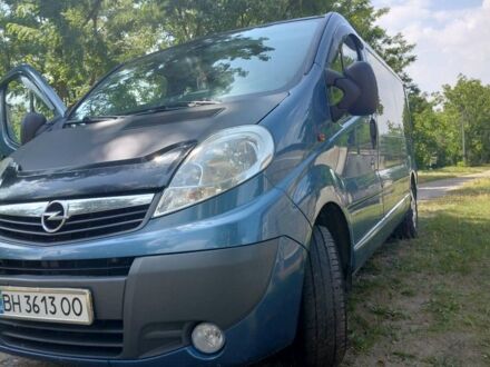 Синій Опель Віваро, об'ємом двигуна 2 л та пробігом 161 тис. км за 12500 $, фото 1 на Automoto.ua
