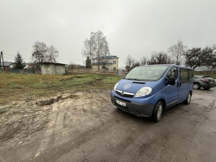 Синій Опель Віваро, об'ємом двигуна 2 л та пробігом 397 тис. км за 4000 $, фото 1 на Automoto.ua
