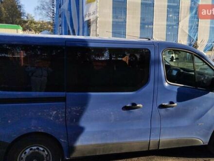 Синий Опель Виваро, объемом двигателя 1.6 л и пробегом 253 тыс. км за 15500 $, фото 1 на Automoto.ua