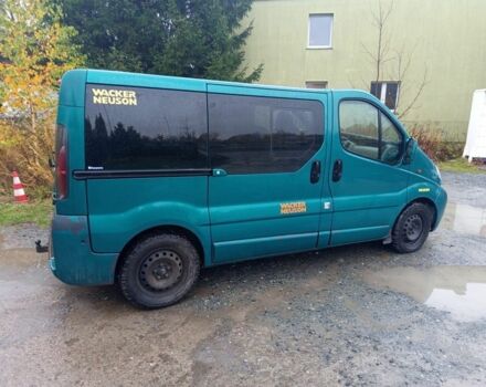 Зеленый Опель Виваро, объемом двигателя 2.5 л и пробегом 250 тыс. км за 1600 $, фото 4 на Automoto.ua