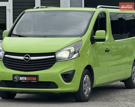 Зеленый Опель Виваро, объемом двигателя 1.6 л и пробегом 220 тыс. км за 15300 $, фото 2 на Automoto.ua