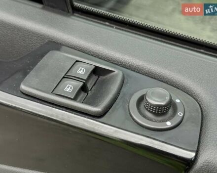 Зеленый Опель Виваро, объемом двигателя 1.6 л и пробегом 220 тыс. км за 15300 $, фото 27 на Automoto.ua