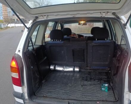 Белый Опель Зафира, объемом двигателя 2 л и пробегом 100 тыс. км за 1950 $, фото 6 на Automoto.ua