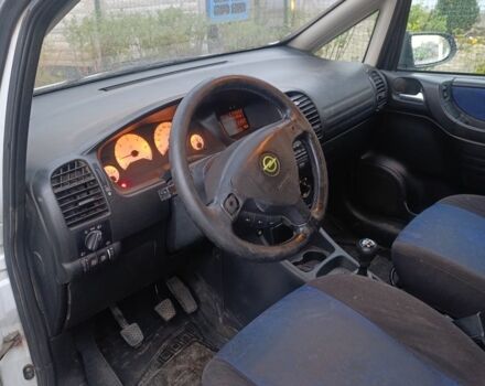 Белый Опель Зафира, объемом двигателя 2 л и пробегом 100 тыс. км за 1950 $, фото 4 на Automoto.ua