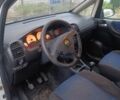 Белый Опель Зафира, объемом двигателя 2 л и пробегом 100 тыс. км за 1950 $, фото 4 на Automoto.ua
