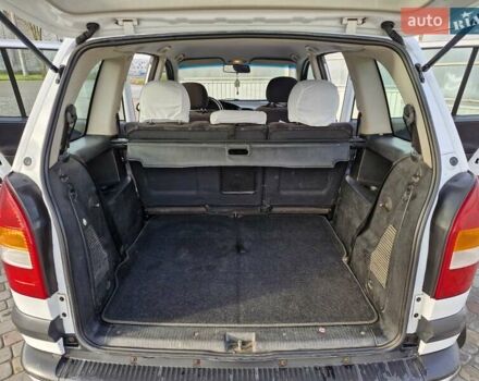 Белый Опель Зафира, объемом двигателя 1.6 л и пробегом 314 тыс. км за 3190 $, фото 10 на Automoto.ua