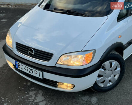 Белый Опель Зафира, объемом двигателя 1.6 л и пробегом 316 тыс. км за 3650 $, фото 5 на Automoto.ua