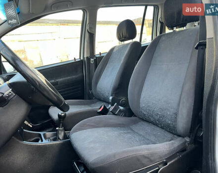 Белый Опель Зафира, объемом двигателя 1.6 л и пробегом 316 тыс. км за 3650 $, фото 30 на Automoto.ua