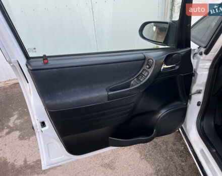 Белый Опель Зафира, объемом двигателя 1.6 л и пробегом 316 тыс. км за 3650 $, фото 32 на Automoto.ua