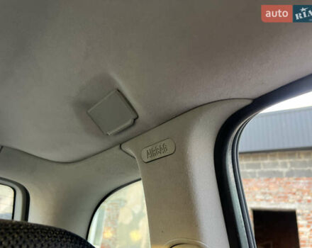 Белый Опель Зафира, объемом двигателя 1.6 л и пробегом 316 тыс. км за 3650 $, фото 44 на Automoto.ua