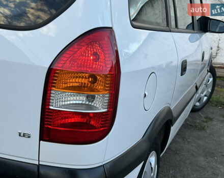 Белый Опель Зафира, объемом двигателя 1.6 л и пробегом 316 тыс. км за 3650 $, фото 17 на Automoto.ua