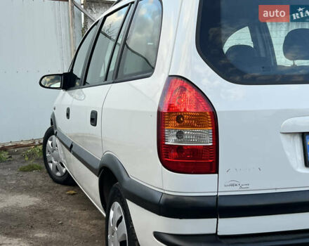 Белый Опель Зафира, объемом двигателя 1.6 л и пробегом 316 тыс. км за 3650 $, фото 21 на Automoto.ua