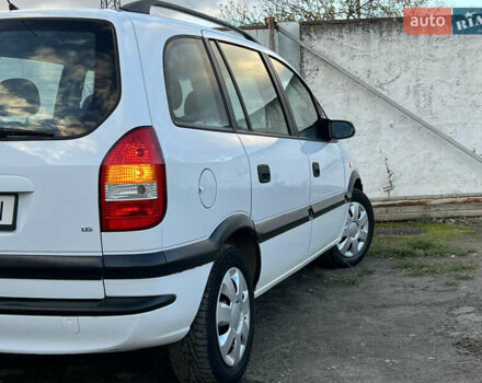 Белый Опель Зафира, объемом двигателя 1.6 л и пробегом 316 тыс. км за 3650 $, фото 15 на Automoto.ua