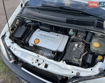 Белый Опель Зафира, объемом двигателя 1.6 л и пробегом 316 тыс. км за 3650 $, фото 48 на Automoto.ua