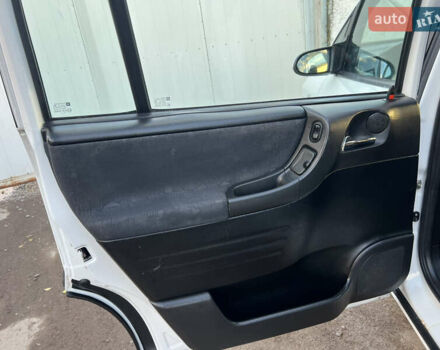 Белый Опель Зафира, объемом двигателя 1.6 л и пробегом 316 тыс. км за 3650 $, фото 36 на Automoto.ua