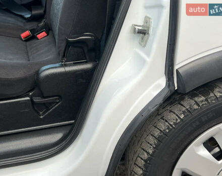 Белый Опель Зафира, объемом двигателя 1.6 л и пробегом 316 тыс. км за 3650 $, фото 22 на Automoto.ua