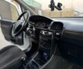 Белый Опель Зафира, объемом двигателя 2 л и пробегом 299 тыс. км за 1999 $, фото 3 на Automoto.ua