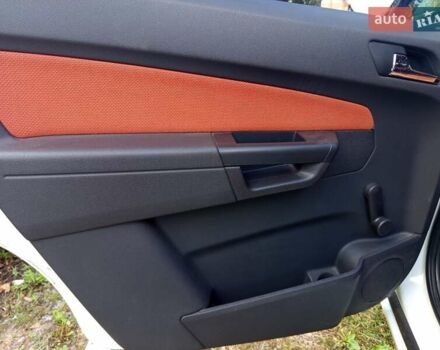 Белый Опель Зафира, объемом двигателя 1.8 л и пробегом 234 тыс. км за 5200 $, фото 10 на Automoto.ua