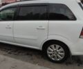 Белый Опель Зафира, объемом двигателя 1.9 л и пробегом 28 тыс. км за 5500 $, фото 2 на Automoto.ua