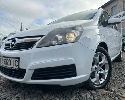 Белый Опель Зафира, объемом двигателя 1.6 л и пробегом 244 тыс. км за 4950 $, фото 1 на Automoto.ua