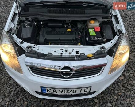 Білий Опель Зафіра, об'ємом двигуна 1.6 л та пробігом 312 тис. км за 5700 $, фото 6 на Automoto.ua