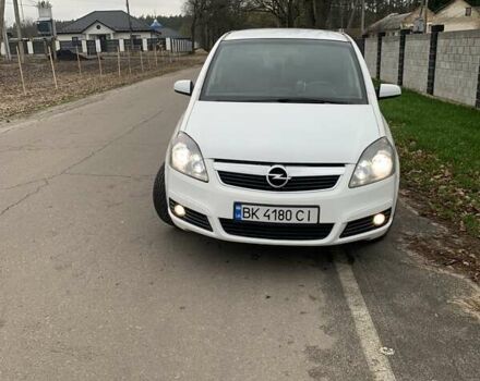 Белый Опель Зафира, объемом двигателя 1.9 л и пробегом 335 тыс. км за 5400 $, фото 13 на Automoto.ua