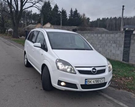 Белый Опель Зафира, объемом двигателя 1.9 л и пробегом 335 тыс. км за 5400 $, фото 3 на Automoto.ua
