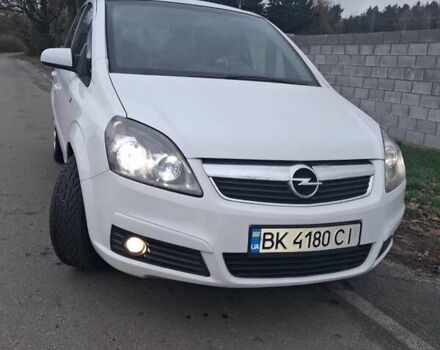 Белый Опель Зафира, объемом двигателя 1.9 л и пробегом 335 тыс. км за 5400 $, фото 10 на Automoto.ua