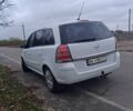 Белый Опель Зафира, объемом двигателя 1.9 л и пробегом 335 тыс. км за 5400 $, фото 4 на Automoto.ua