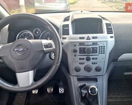 Белый Опель Зафира, объемом двигателя 1.91 л и пробегом 257 тыс. км за 6200 $, фото 6 на Automoto.ua