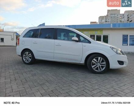 Белый Опель Зафира, объемом двигателя 1.69 л и пробегом 265 тыс. км за 6100 $, фото 6 на Automoto.ua