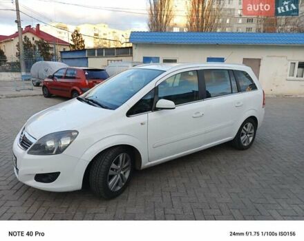 Белый Опель Зафира, объемом двигателя 1.69 л и пробегом 265 тыс. км за 6100 $, фото 4 на Automoto.ua