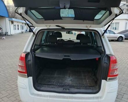 Белый Опель Зафира, объемом двигателя 1.69 л и пробегом 265 тыс. км за 6100 $, фото 3 на Automoto.ua