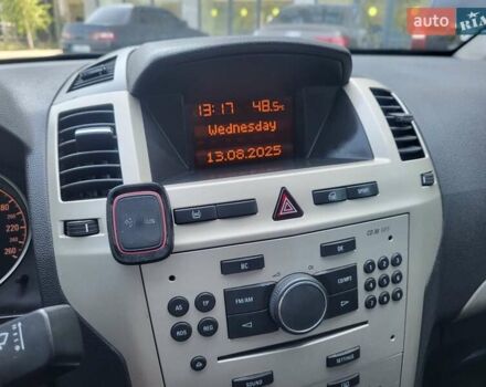 Опель Зафира 2008 в Хмельницком на Automoto.ua Белый Опель Зафира, объемом двигателя 1.8 л и пробегом 298 тыс. км за 5600 $, фото 1 на Automoto.ua