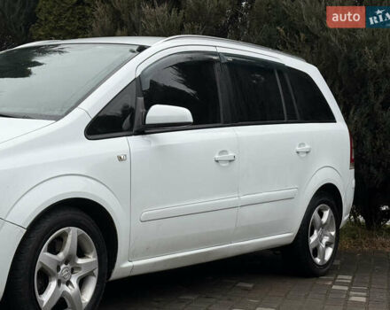 Белый Опель Зафира, объемом двигателя 1.69 л и пробегом 250 тыс. км за 4500 $, фото 1 на Automoto.ua